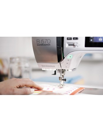 Éclairage de la machine à coudre et à broder bernina b570 QE quilter's edition