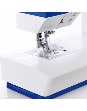 Espace de couture machine à coudre Pfaff Ambition 610