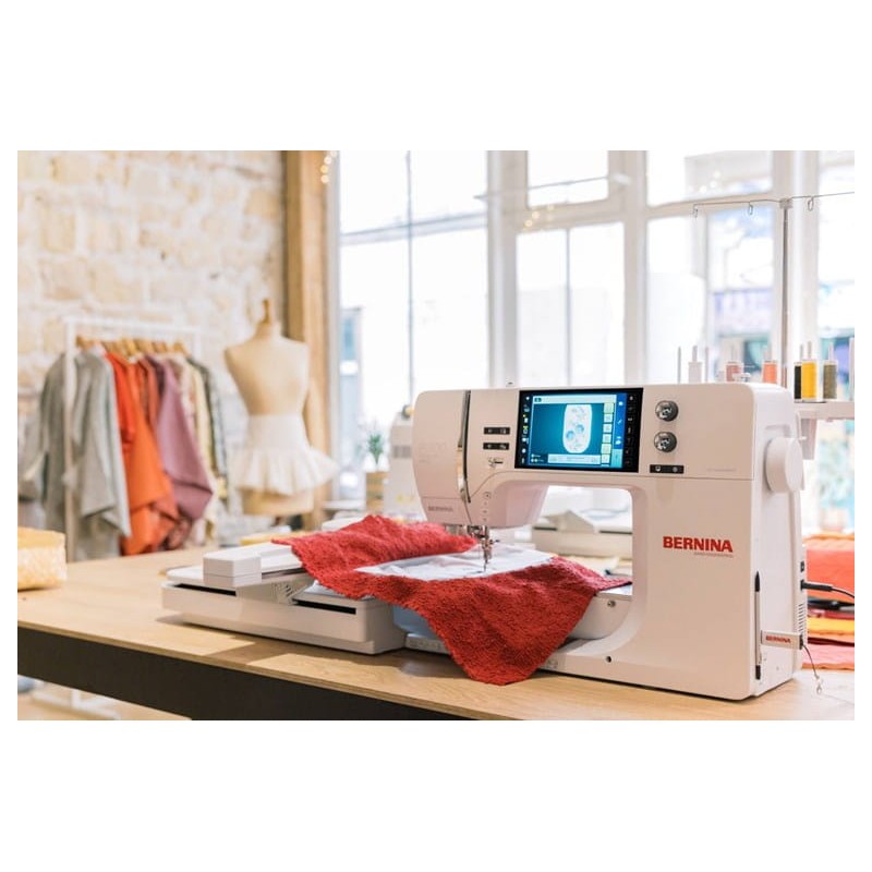 Machine à broder BERNINA B700PRO
