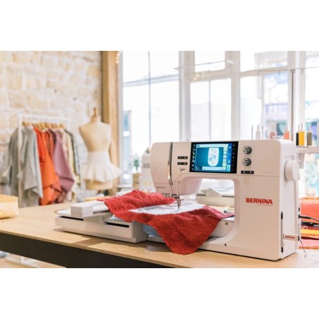 Machine à broder BERNINA B700PRO