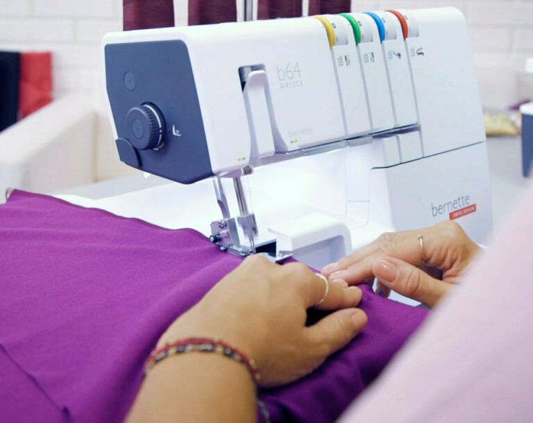 vaste espace de travail bernette 64